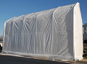 Carpa con estructura metálica y lona