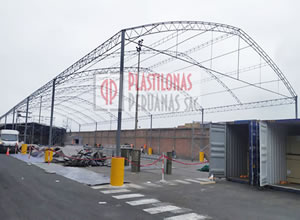 Carpas con estructuras metálicas para techo