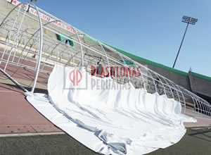 Colocación de lona y estructura